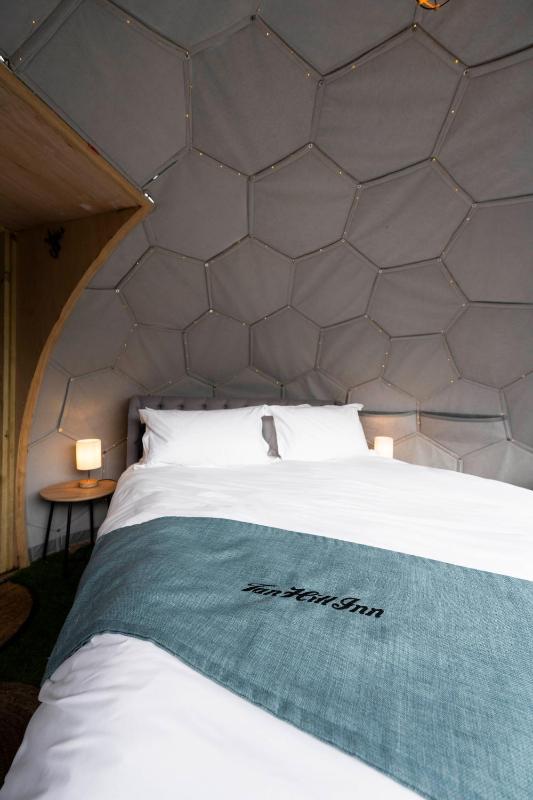 Glamping Pod with Shared Facilities image 2