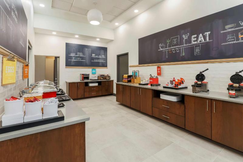 Hampton Inn & Suites Pittsburgh-Downtown - image 20