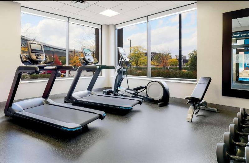 Hampton Inn & Suites Pittsburgh-Downtown - image 43