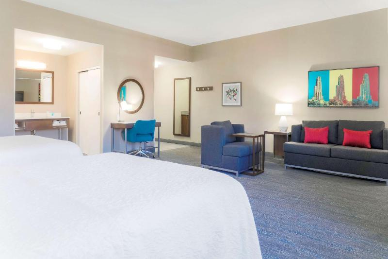 Studio Suite with Two Queen Beds and Sofa Bed - Non-Smoking image 3
