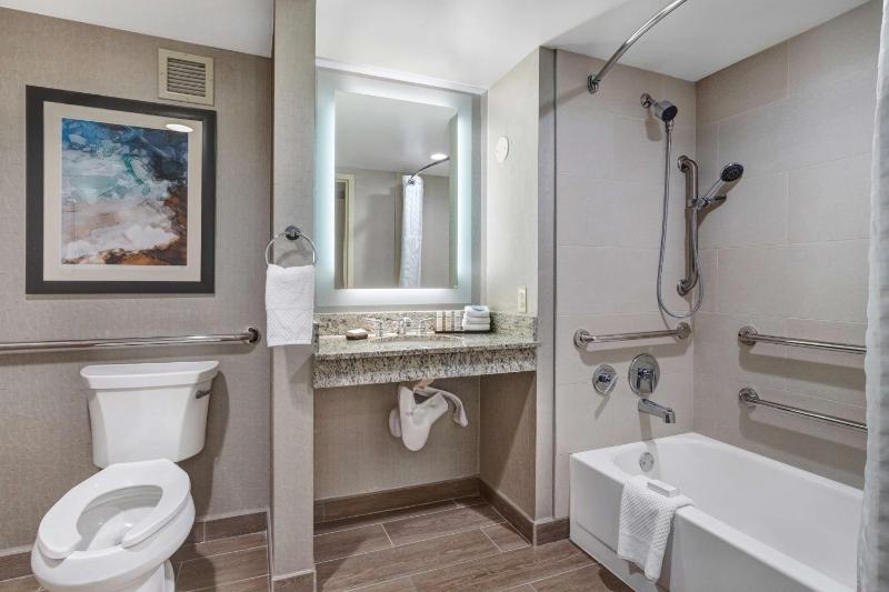 King Room - Mobility Access/Non-Smoking image 2