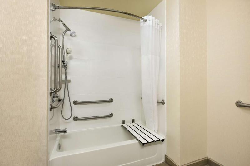 King Room with Accessible Tub - Mobility and Hearing Access/Non-Smoking image 2