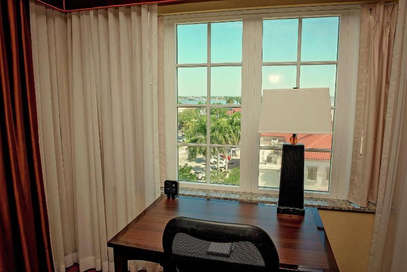 King Studio Suite - Non Smoking image 4