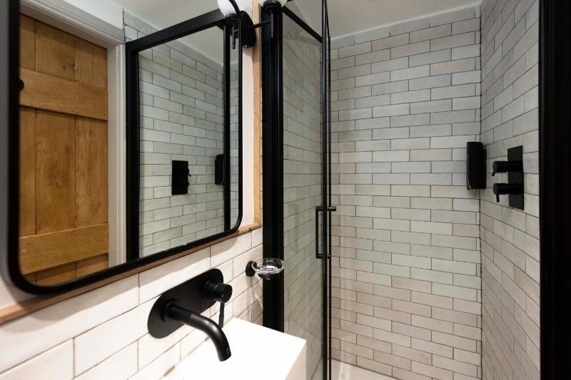 Family Room En-Suite image 4
