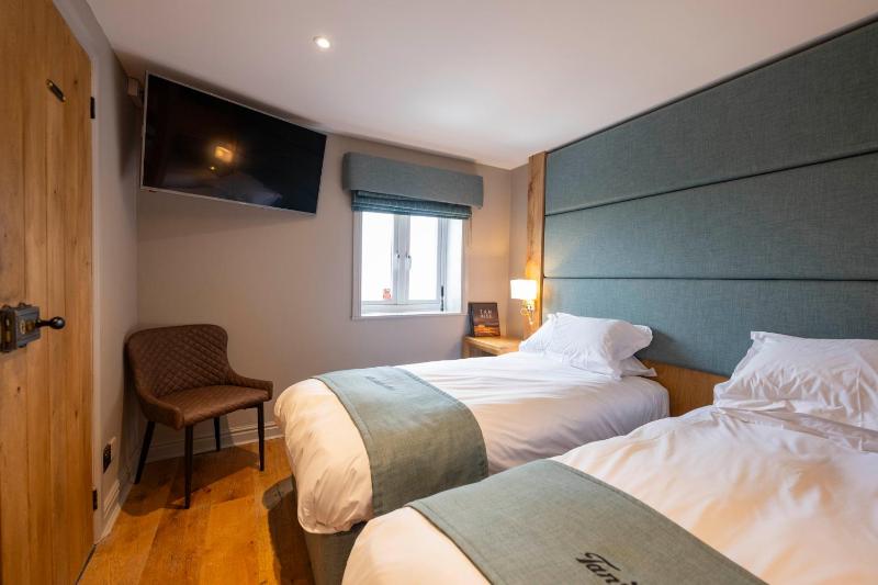 Family Room En-Suite image 3