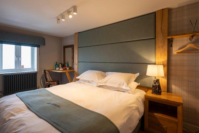  Standard King Room image 3