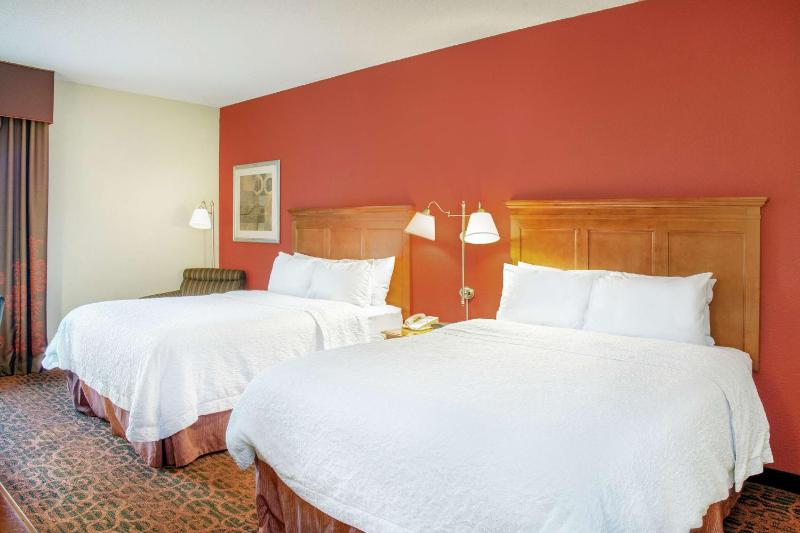 Room with Two Queen Beds - Non-Smoking image 3