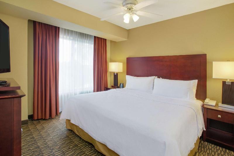 One-Bedroom King Suite - Non-Smoking image 3