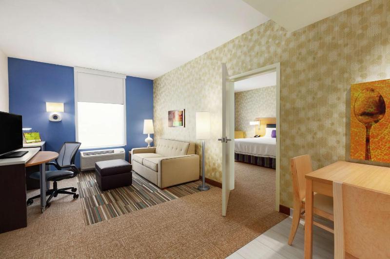 One-Bedroom King Suite - Non-Smoking image 3