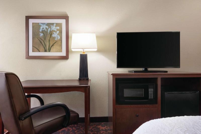 King Room with King Bed - Non-Smoking image 4