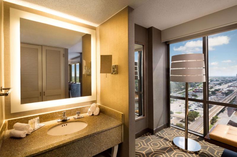 Junior King Suite - Non-Smoking image 2