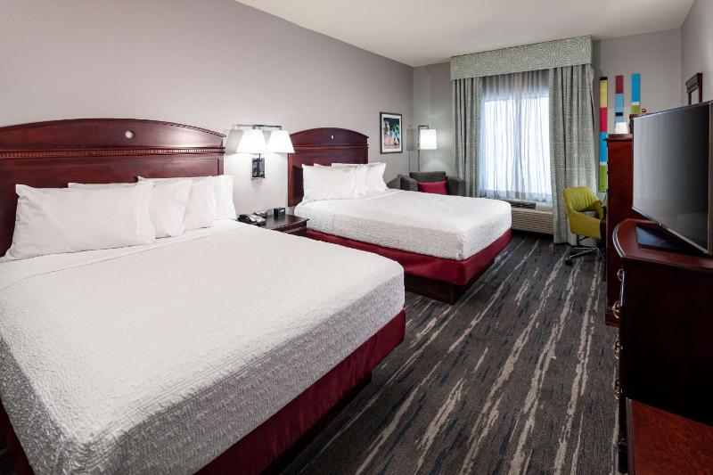 Room with Two Queen Beds - Non-Smoking image 4