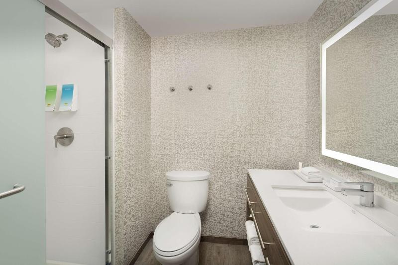 King Studio Suite - Hearing Access/Non-Smoking image 2