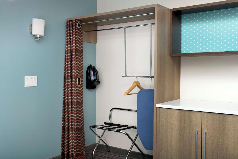 King Studio Suite - Mobility Access/Non-Smoking image 4