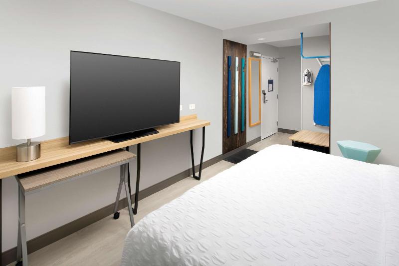 Tru by Hilton San Antonio Downtown Riverwalk - image 2