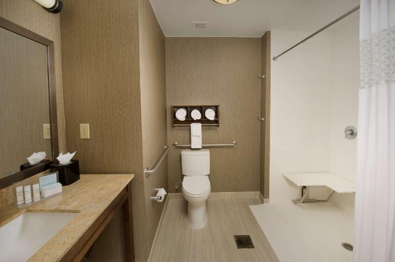Hampton Inn & Suites San Antonio-Downtown/Market Square - image 14