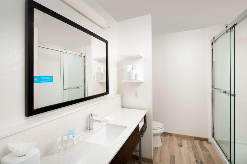 King Room image 2