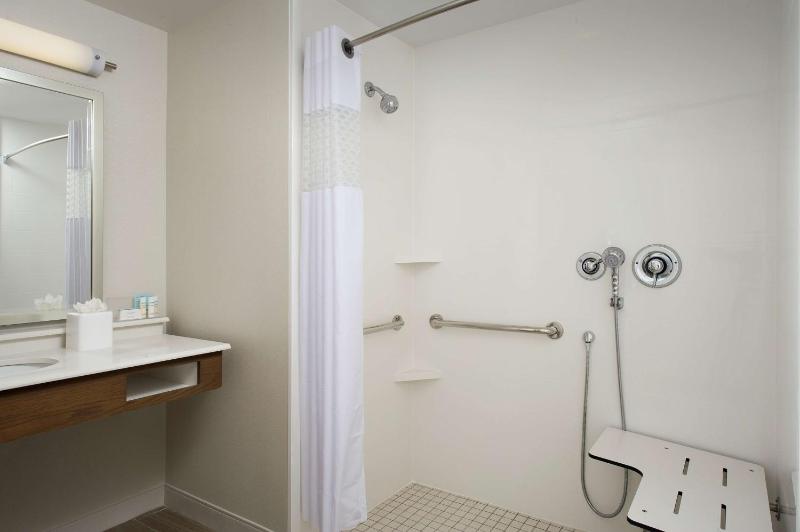King Room - Hearing Access/Non-Smoking image 1