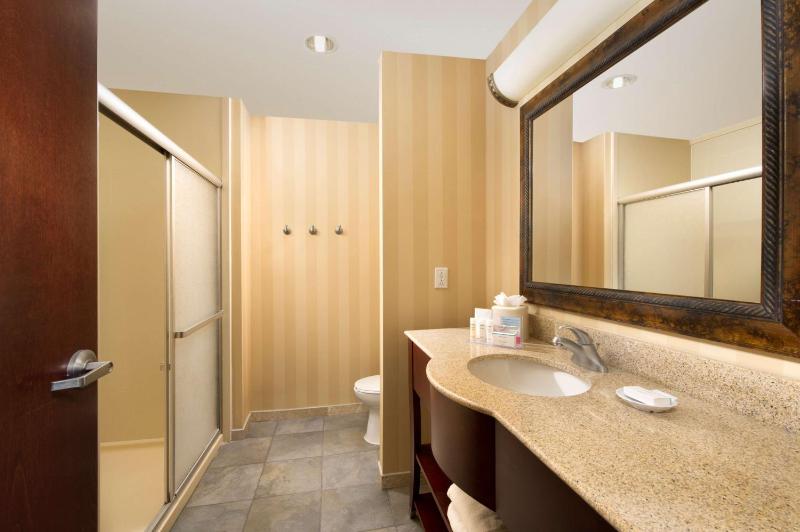King Room with King Bed - Non-Smoking image 3