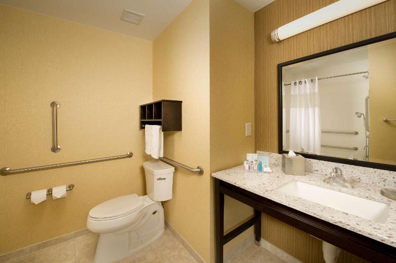 King Room with Accessible Tub - Mobility and Hearing Access/Non-Smoking image 2