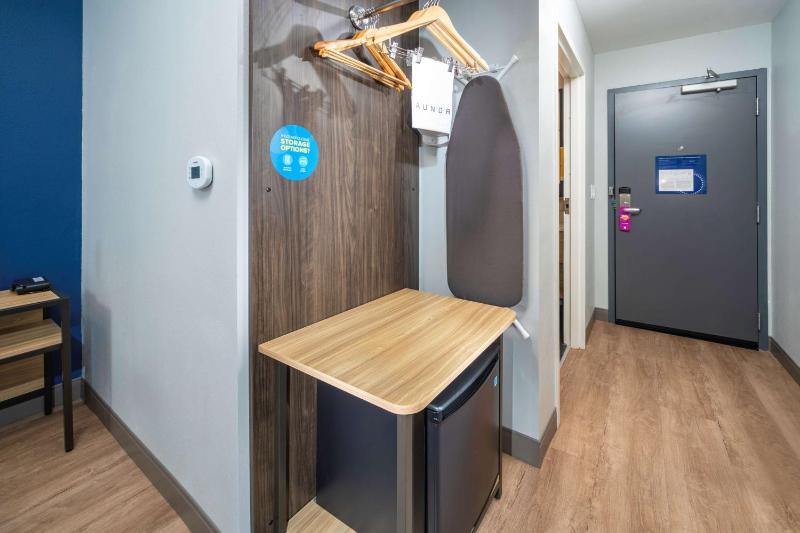 King Room image 4