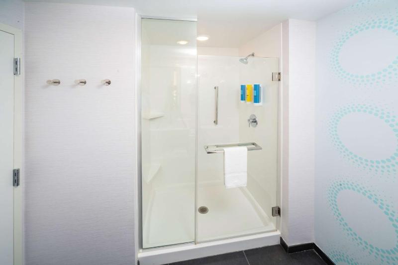 King Room image 2