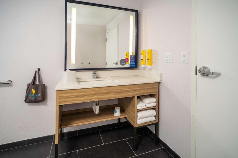 King Room image 1