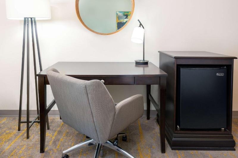 Hampton Inn & Suites Sarasota/Lakewood Ranch - image 9