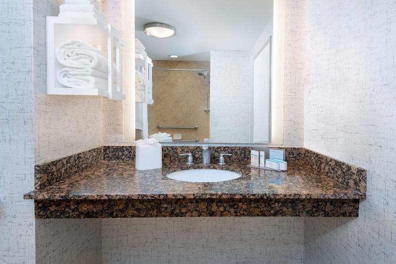 Hampton Inn & Suites Sarasota/Lakewood Ranch - image 12