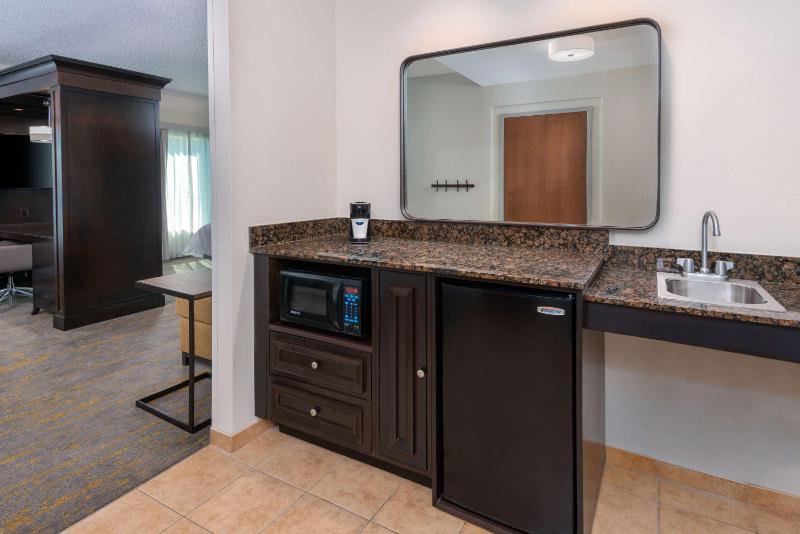 Hampton Inn & Suites Sarasota/Lakewood Ranch - image 2