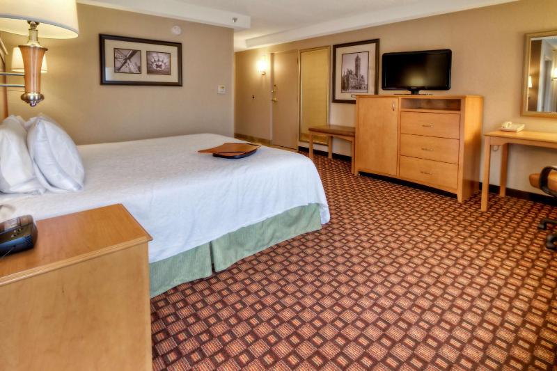 King Room - Mobility Access/Non-Smoking image 1