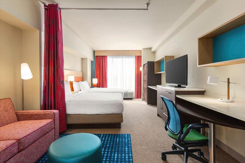 Studio Suite with Two Queen Beds image 3