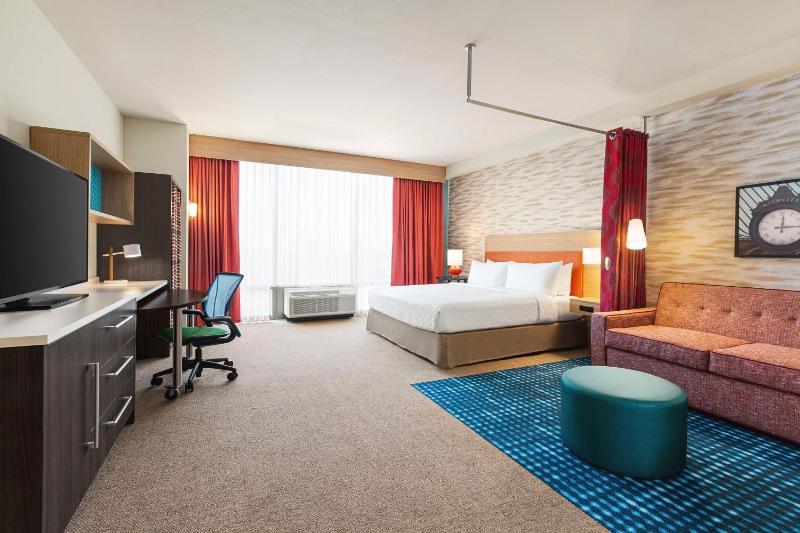 King Studio Suite image 3