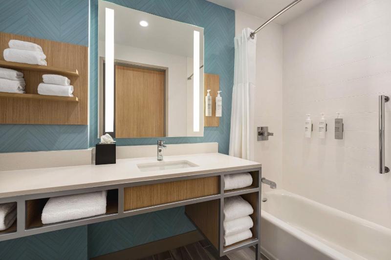 King Room image 2
