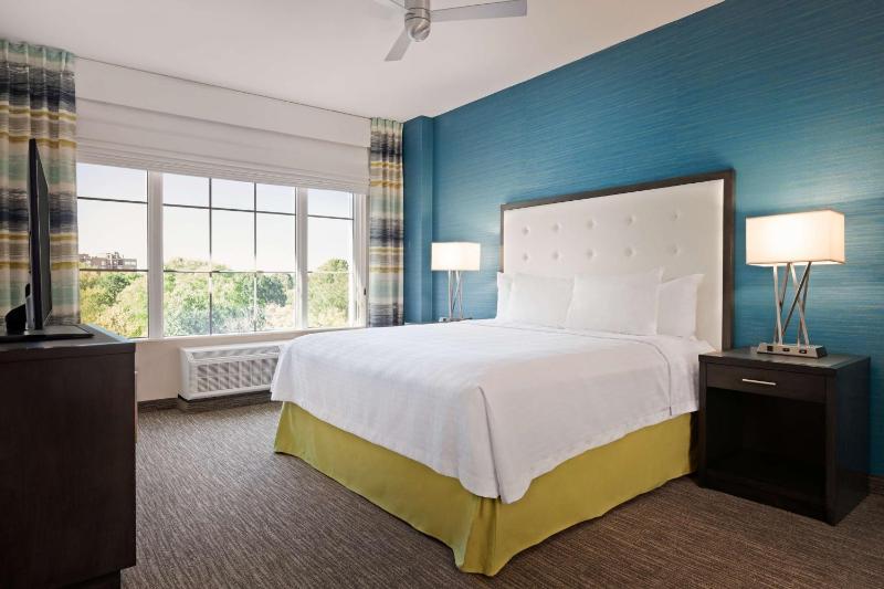 One-Bedroom King Suite - Non-Smoking image 4