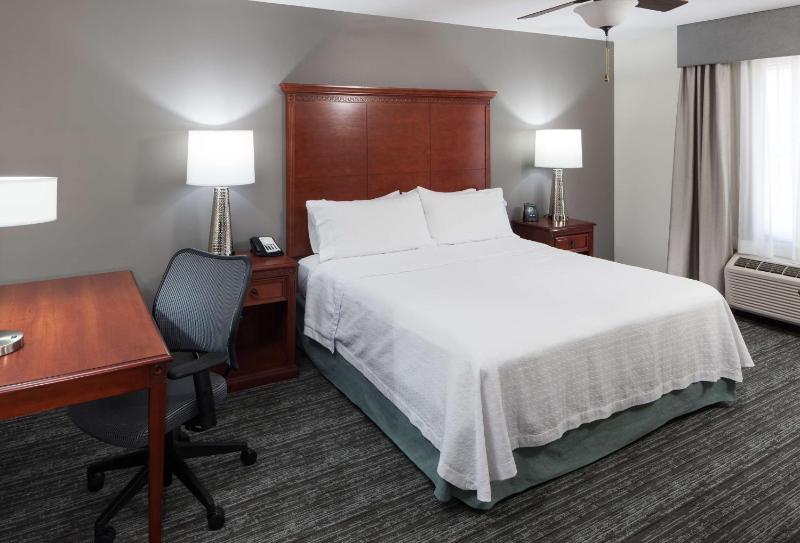 One-Bedroom King Suite - Non-Smoking image 4