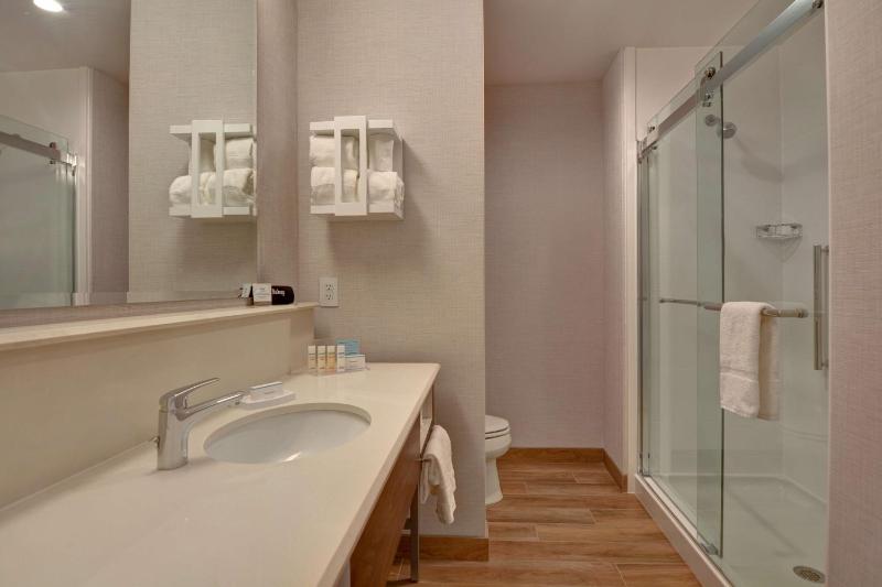 King Room image 2