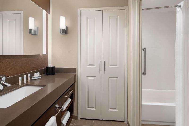King Studio Suite - Hearing Access/Non-Smoking image 2