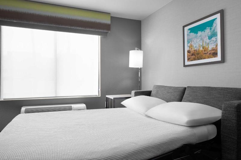 Hampton Inn Phoenix-Biltmore - image 35