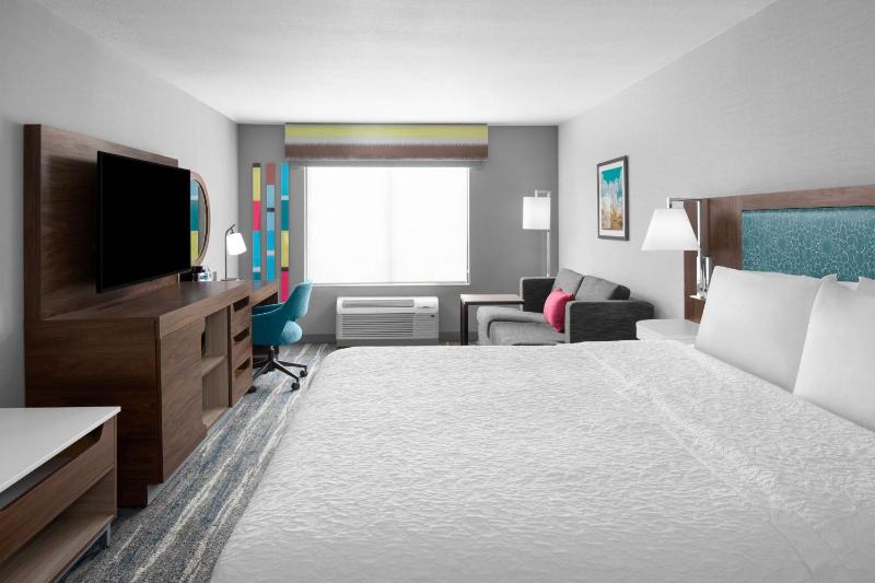 Hampton Inn Phoenix-Biltmore - image 31