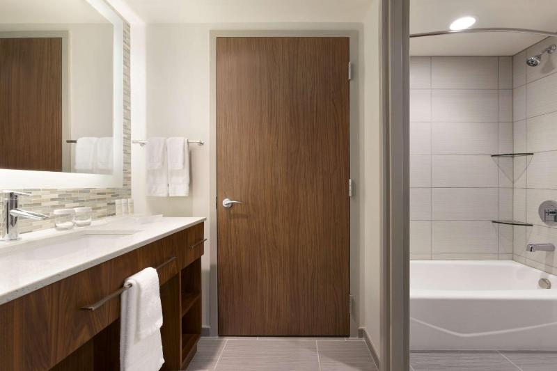 Homewood Suites by Hilton Pittsburgh Downtown - image 44