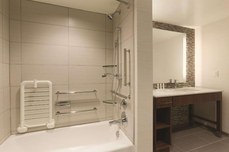 Homewood Suites by Hilton Pittsburgh Downtown - image 35
