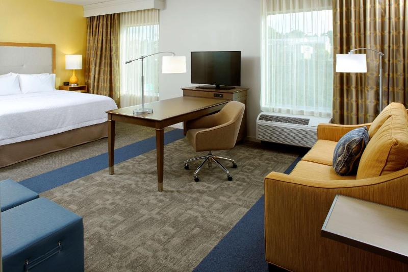 Hampton Inn & Suites Pittsburgh Airport South–Settlers Ridge - image 17