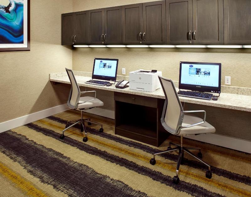 Hampton Inn & Suites Pittsburgh Airport South–Settlers Ridge - image 11