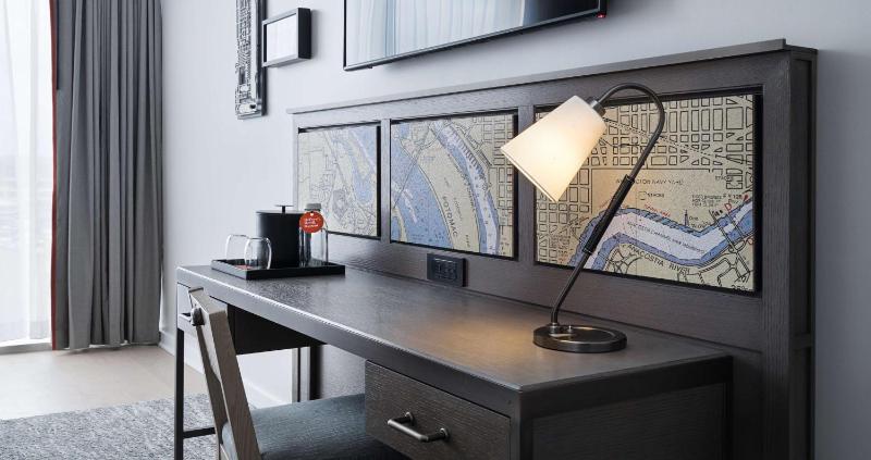 King Studio Suite with River View image 3