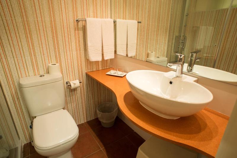 Double Room with Street View image 2