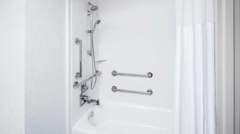 King Room with Tub - Disability Access image 2