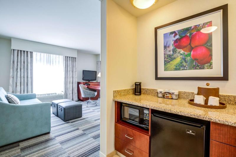 Studio King Suite with Sofa Bed - Non-Smoking image 3