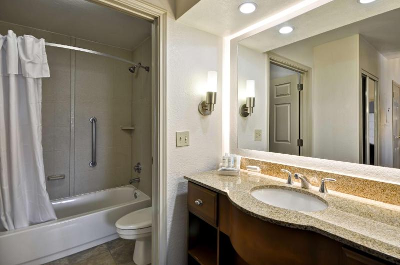 Homewood Suites By Hilton Phoenix-Biltmore - image 24