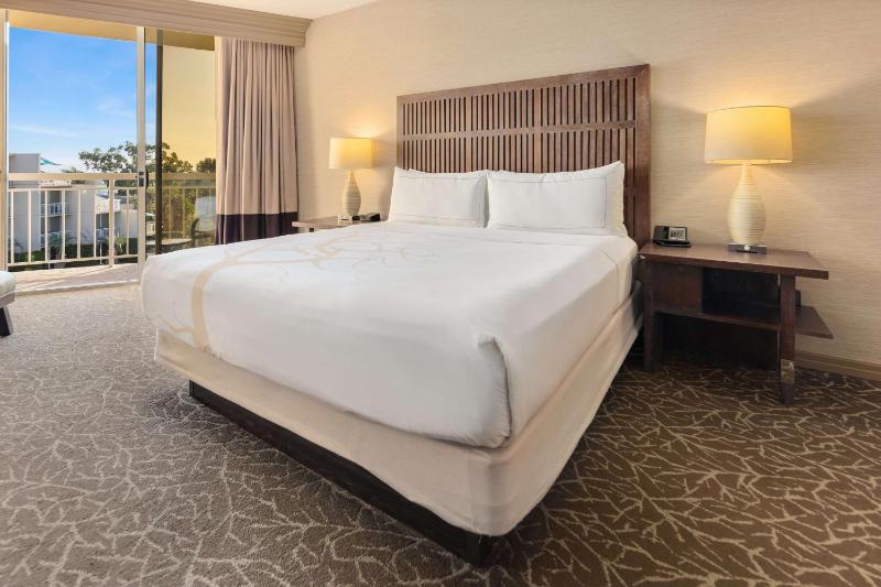 King Room with Coastal Golf View image 3